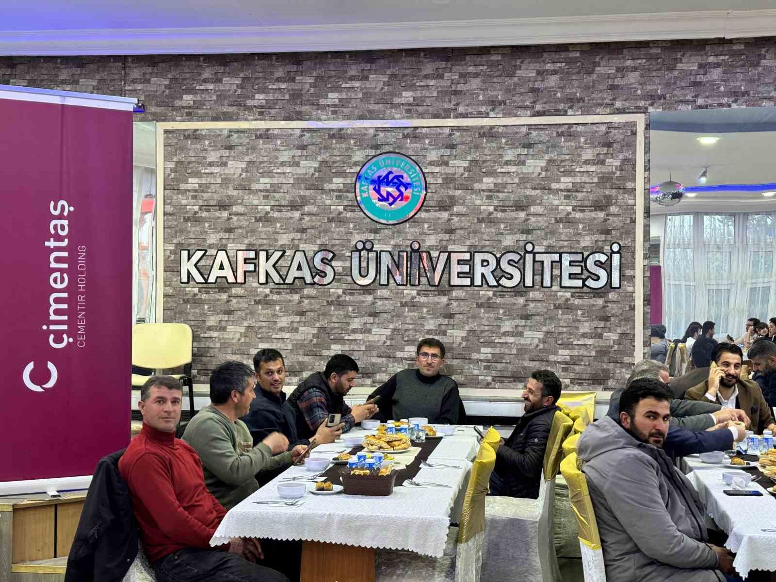 Kars’taki Çalıştaya sanayi kuruluşu Çimentaş Kars Çimento Fabrikası’ndan katkı