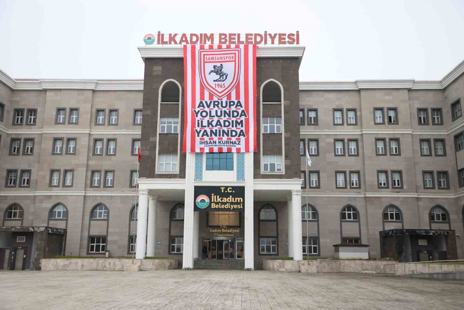 İlkadım’dan Samsunspor’a Avrupa yolunda bayraklı destek