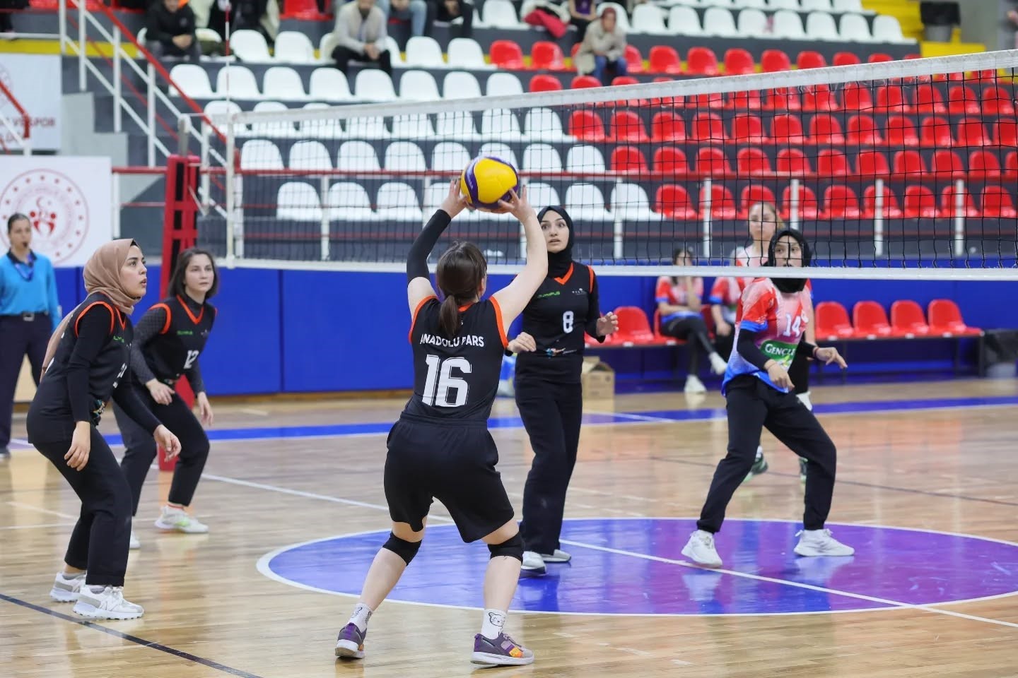 Evinin sultanları filede buluştu
