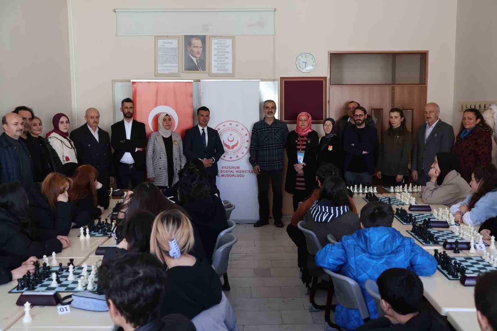 Koruma altındaki &ccedil;ocukların gelişimi i&ccedil;in satran&ccedil; turnuvası d&uuml;zenlendi
