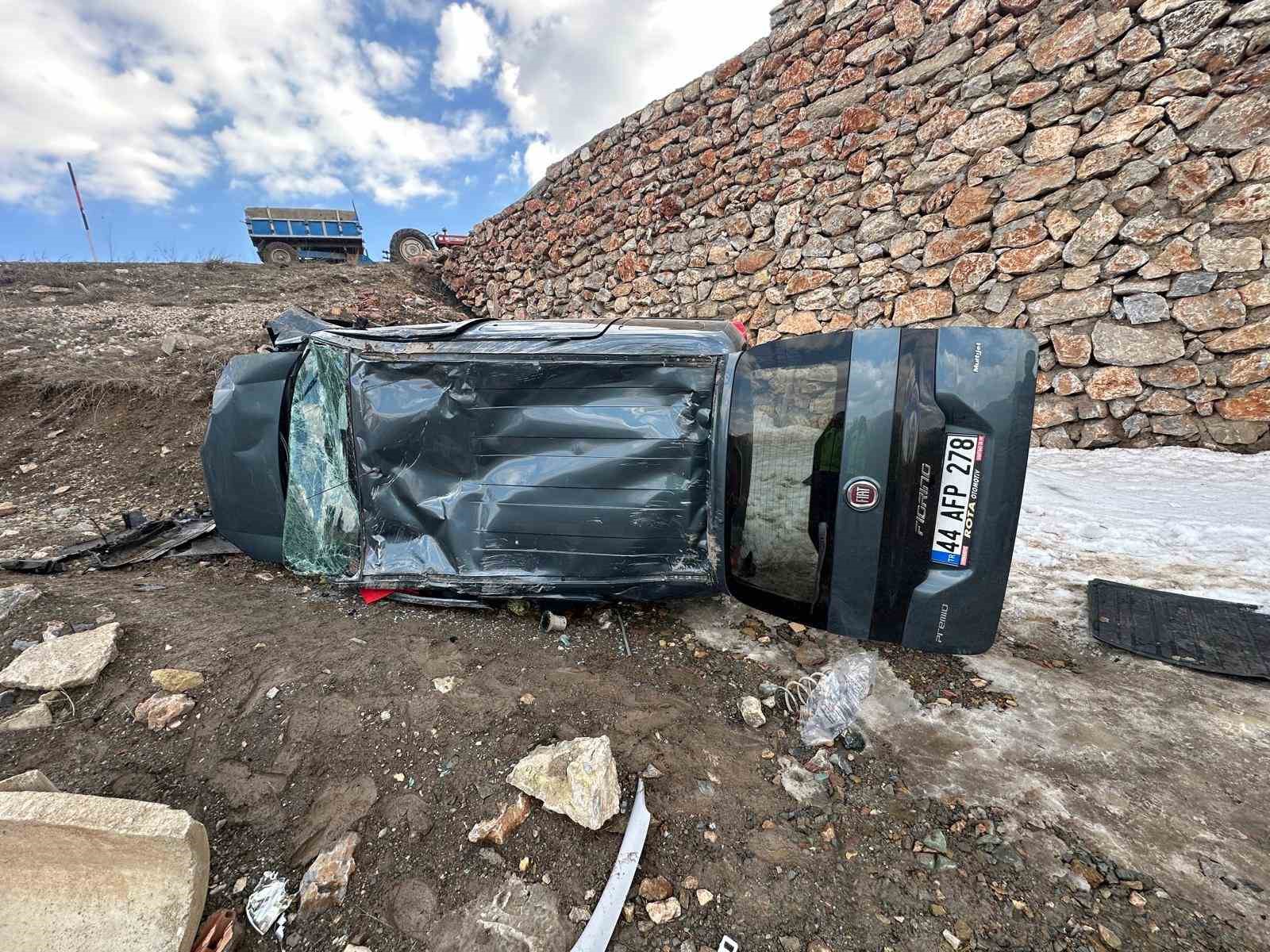 Kontrolden &ccedil;ıkan ara&ccedil; menfeze devrildi: 1 yaralı
