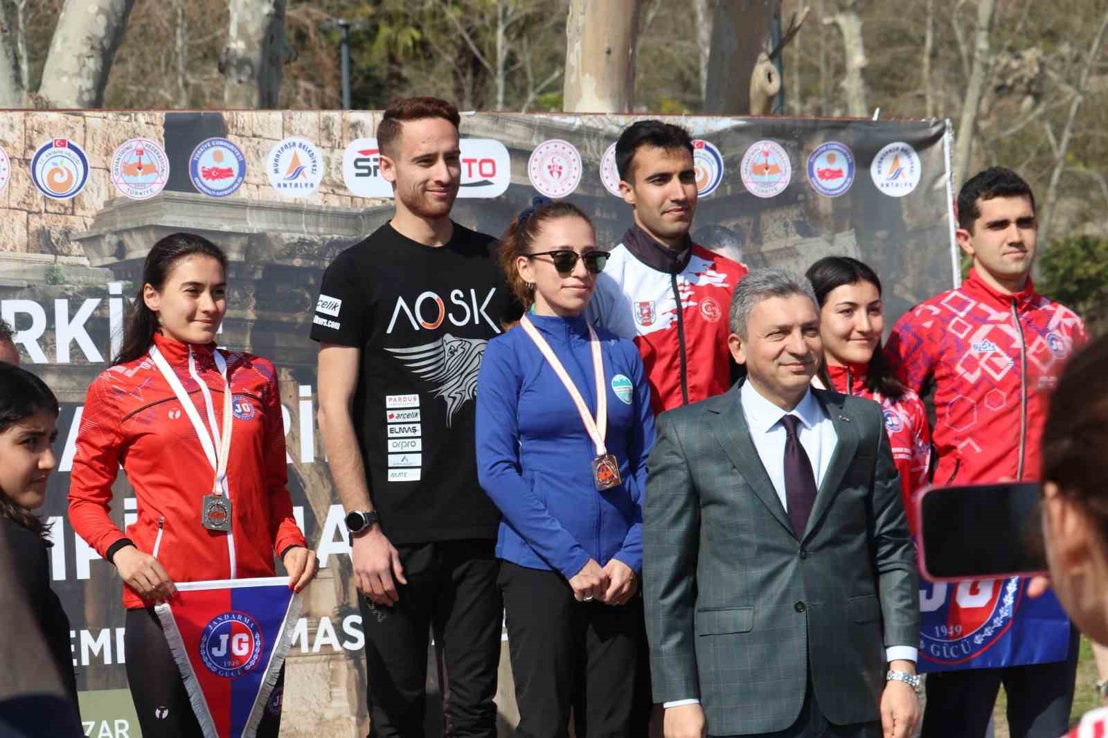 İn&ouml;n&uuml; Belediyesi oryantiring sporcuları birincilikle d&ouml;nd&uuml;
