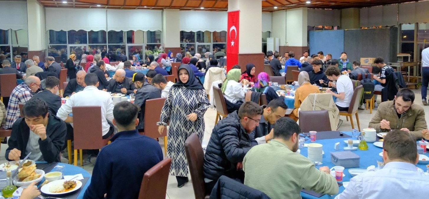 Kütahya Dumlupınar Üniversitesi’nde iftar