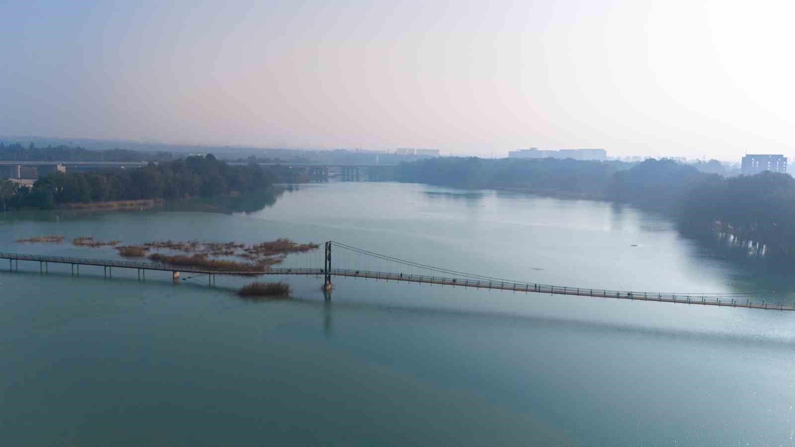 Adanalılar g&uuml;ne sisle uyandı
