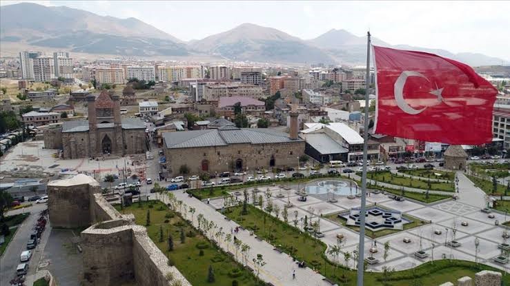 Milli Eğitim Müdürü Yıldız; "Erzurum, tarihin her döneminde olduğu gibi Kurtuluş Savaşı’mızın da öncüsü olmuştur"