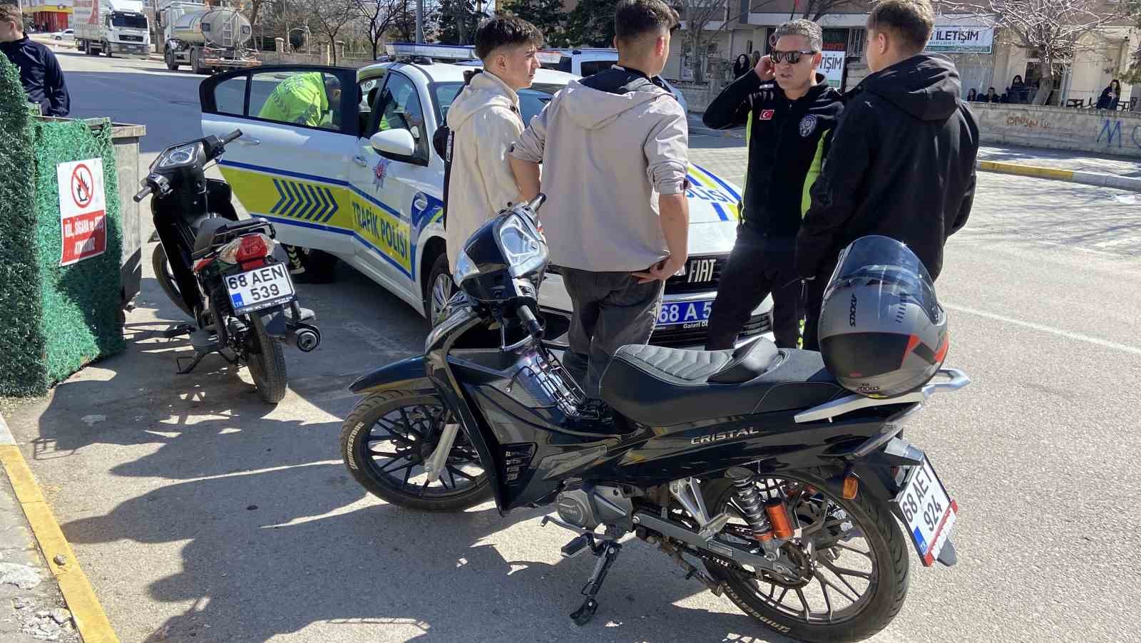 Aksaray’da polis motosikletlerin peşinde