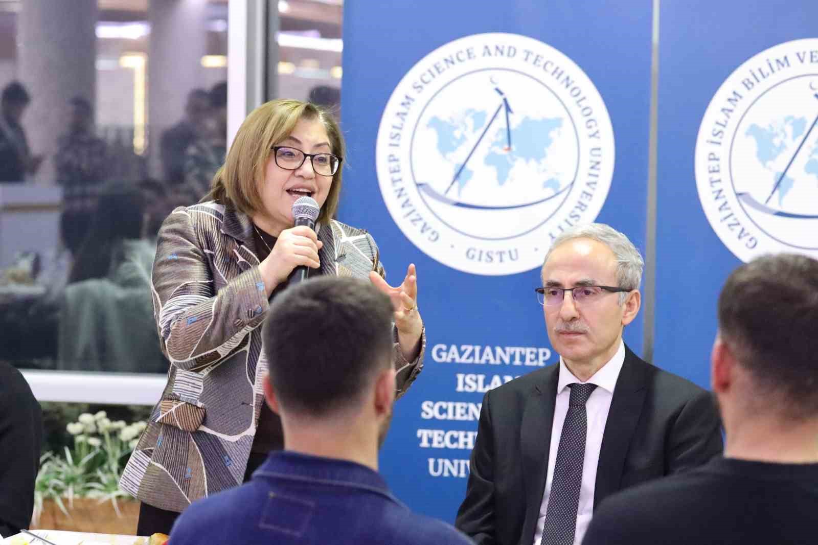 GİBTÜ öğrenci geleneksel iftarı yoğun katılımla gerçekleşti