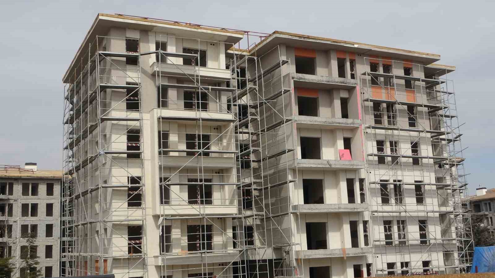 700&rsquo;den fazla dairenin bulunduğu &rsquo;Yeşil Evler&rsquo;de yeni bir yaşam merkezi inşa edildi
