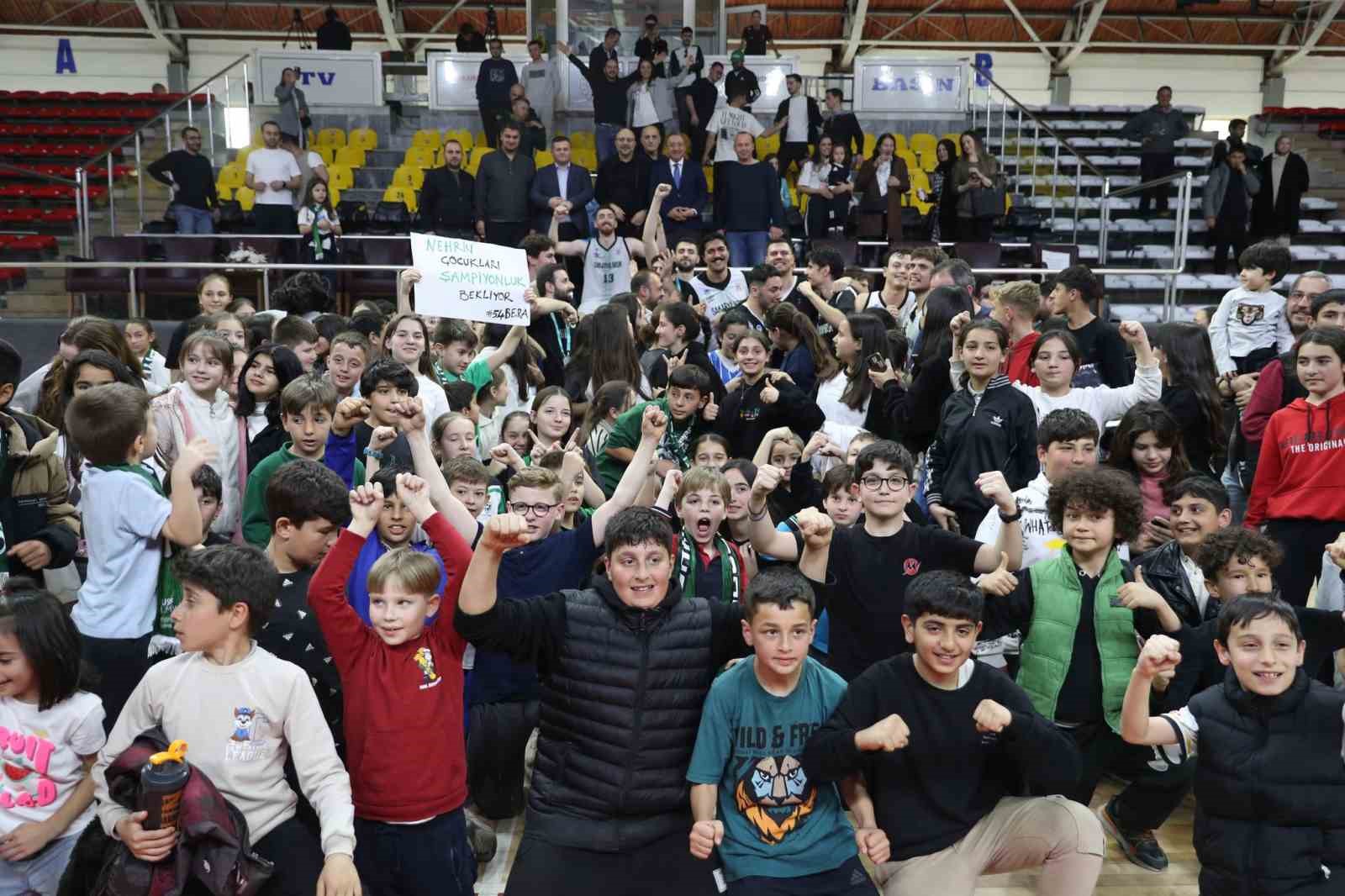 Sakarya B&uuml;y&uuml;kşehir basket takımı turu ge&ccedil;ti
