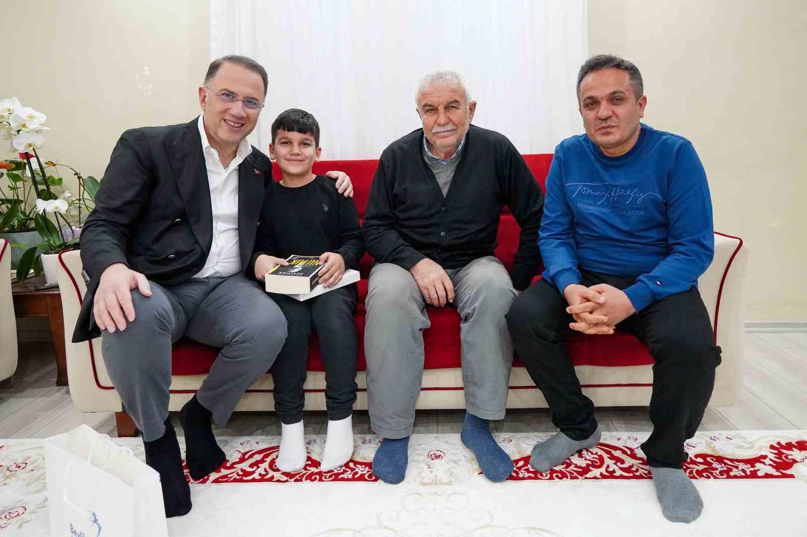 Beylikd&uuml;z&uuml; Belediye Başkanı Mehmet Murat &Ccedil;alık vatandaşlarla bir araya geldi
