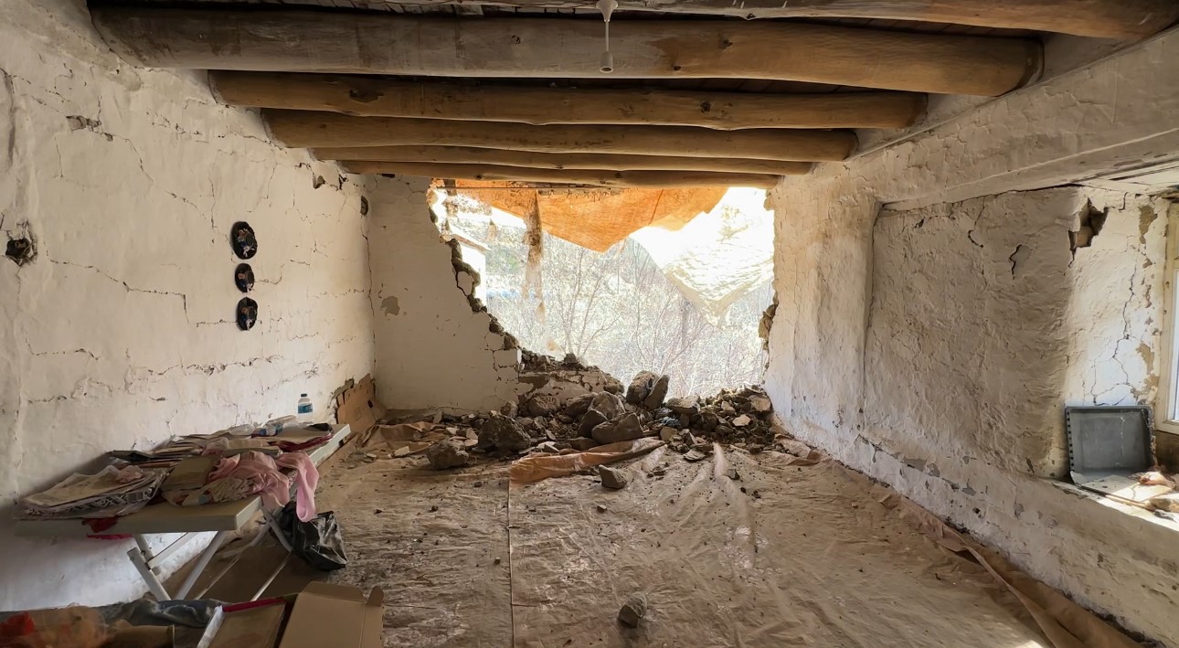 Irak’taki deprem Yüksekova’da hasara neden oldu