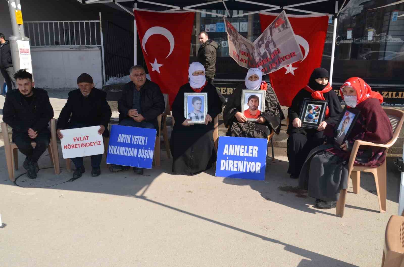 Annelerin evlat hasreti devam ediyor
