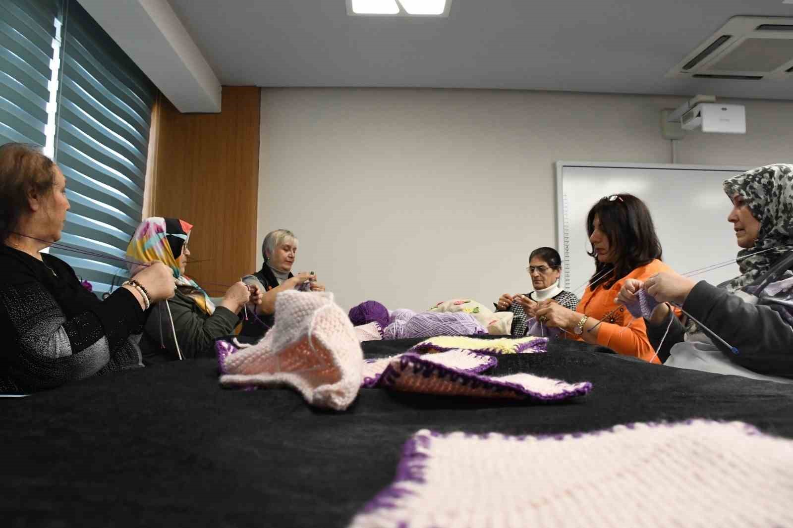 Balıkesirli kadınlar ilmek ilmek umudu işledi