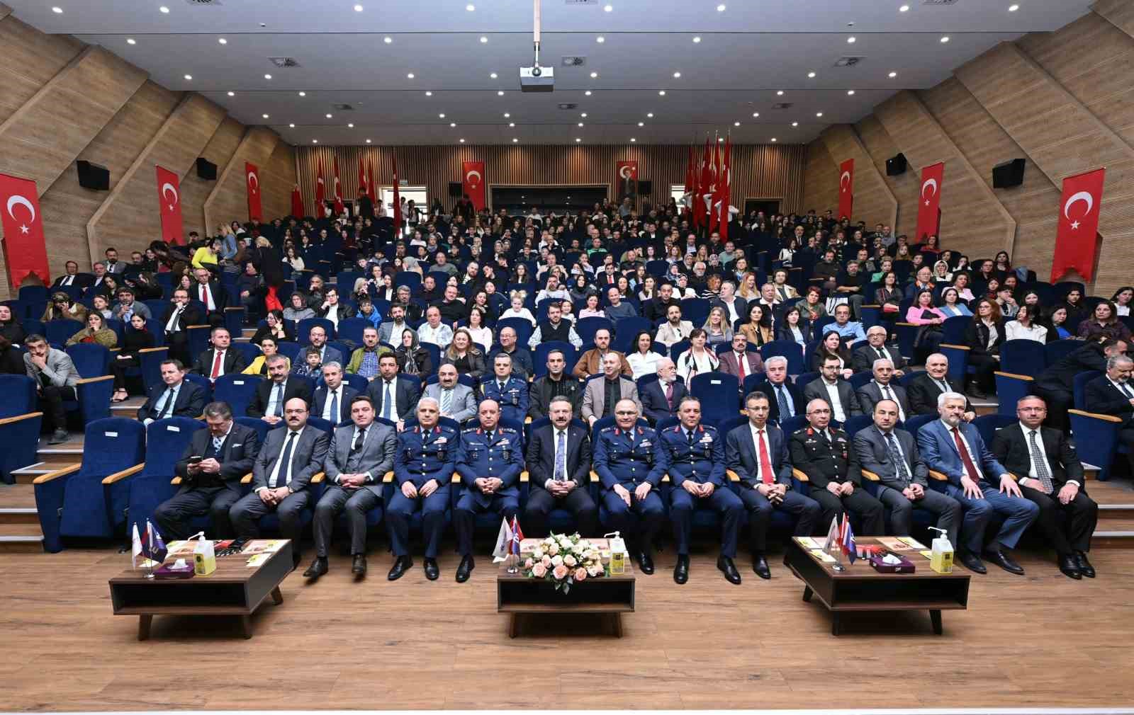 &rsquo;İstiklal Marşı&rsquo;nın Kabul&uuml; ve Mehmet Akif Ersoy&rsquo;u Anma G&uuml;n&uuml;&rsquo; programı d&uuml;zenlendi
