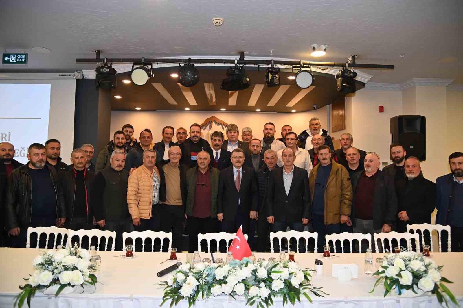 Başkan Genç Akyazı’ya balıkçı barınağı sözünü yerine getiriyor