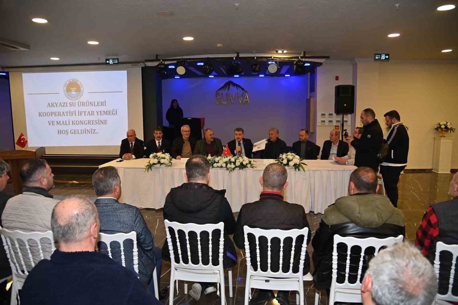 Başkan Gen&ccedil; Akyazı&rsquo;ya balık&ccedil;ı barınağı s&ouml;z&uuml;n&uuml; yerine getiriyor
