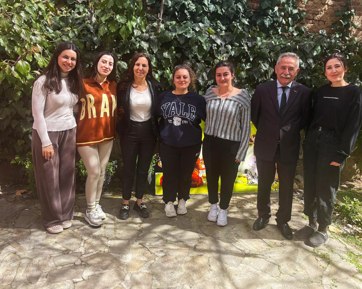 Uşak Belediyesi&rsquo;nden miniklere anlamlı ziyaret
