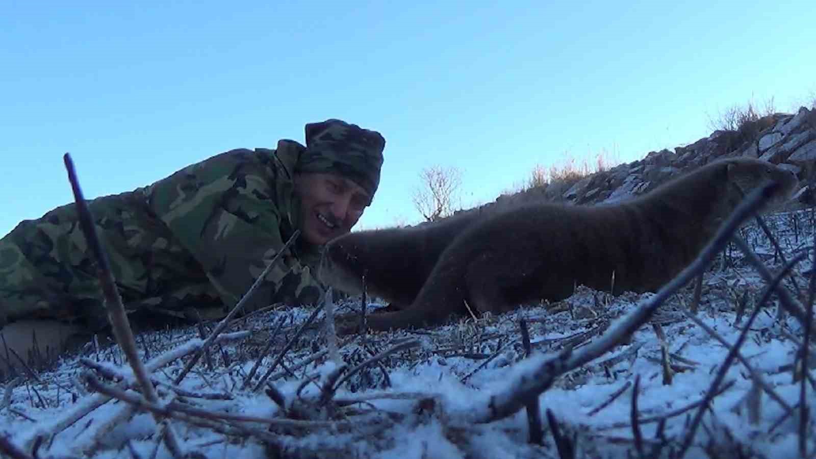Yavru su samurlarını gören vatandaş heyecan yaşadı: Ortaya renkli görüntüler çıktı