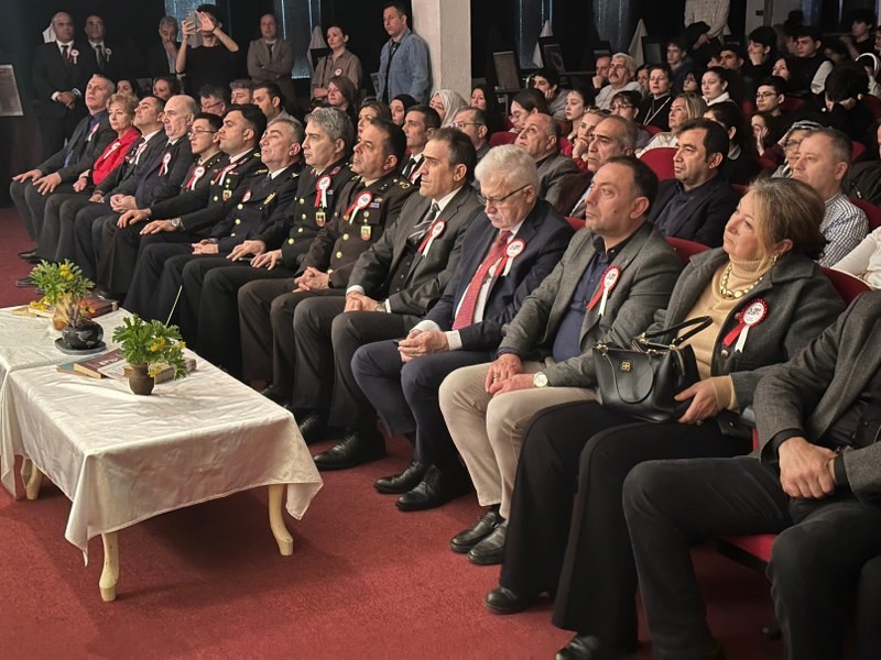 İstiklal Marşı’nın Kabulünün 104. Yıl dönümünde Burhaniye’de anma programı düzenlendi