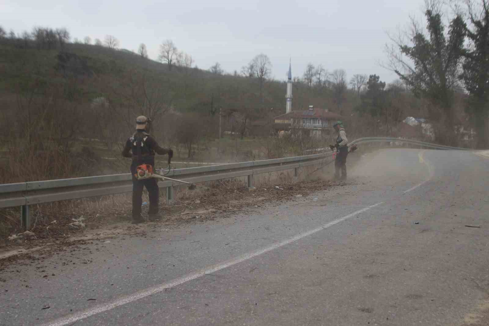 Yaklaşan bayram &ouml;ncesi Erenler&rsquo;de temizlik &ccedil;alışmaları başladı

