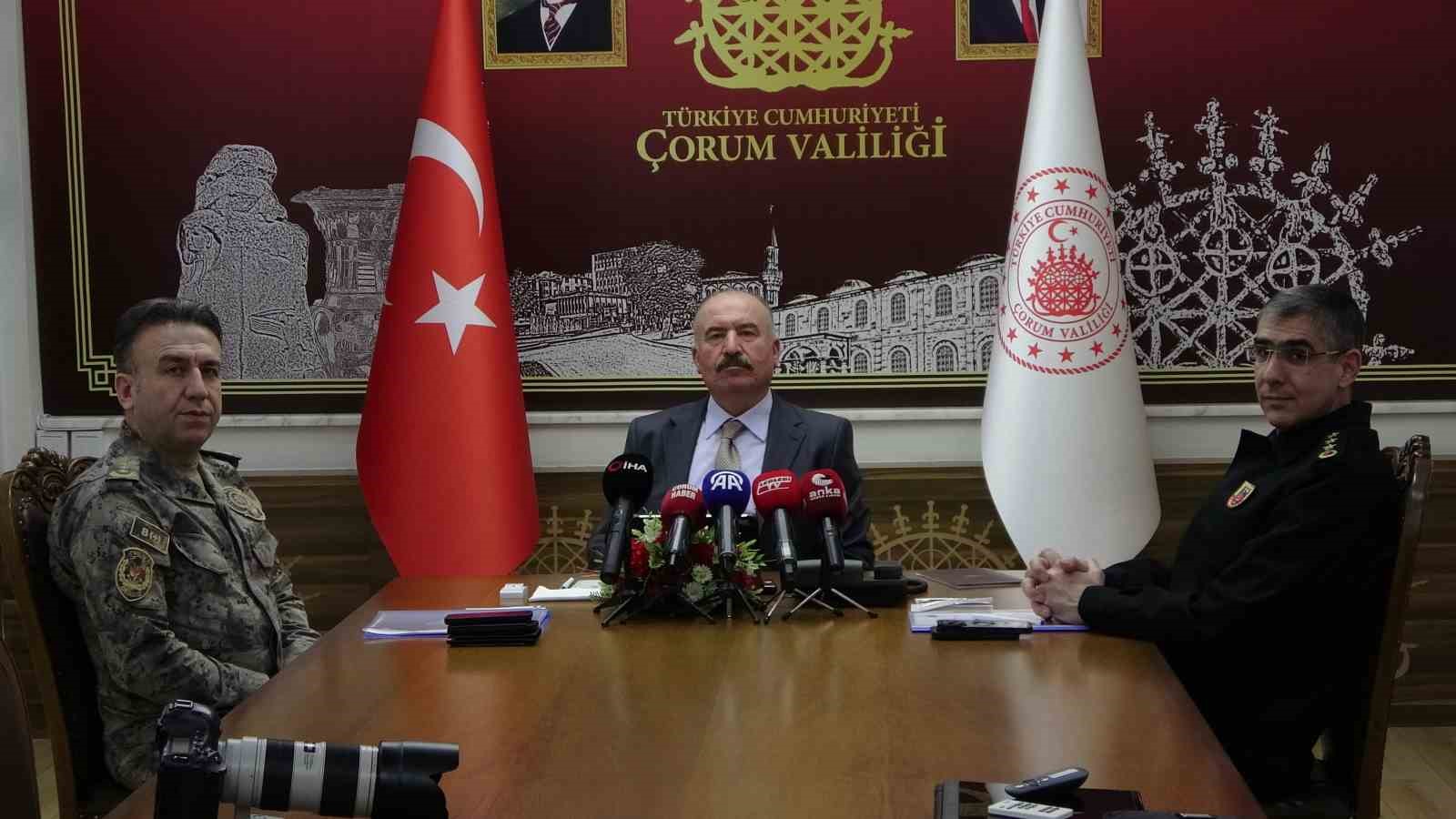 &Ccedil;orum Valisi Ali &Ccedil;algan&rsquo;dan inşaatlardaki usuls&uuml;zl&uuml;k iddialarıyla ilgili a&ccedil;ıklama:
