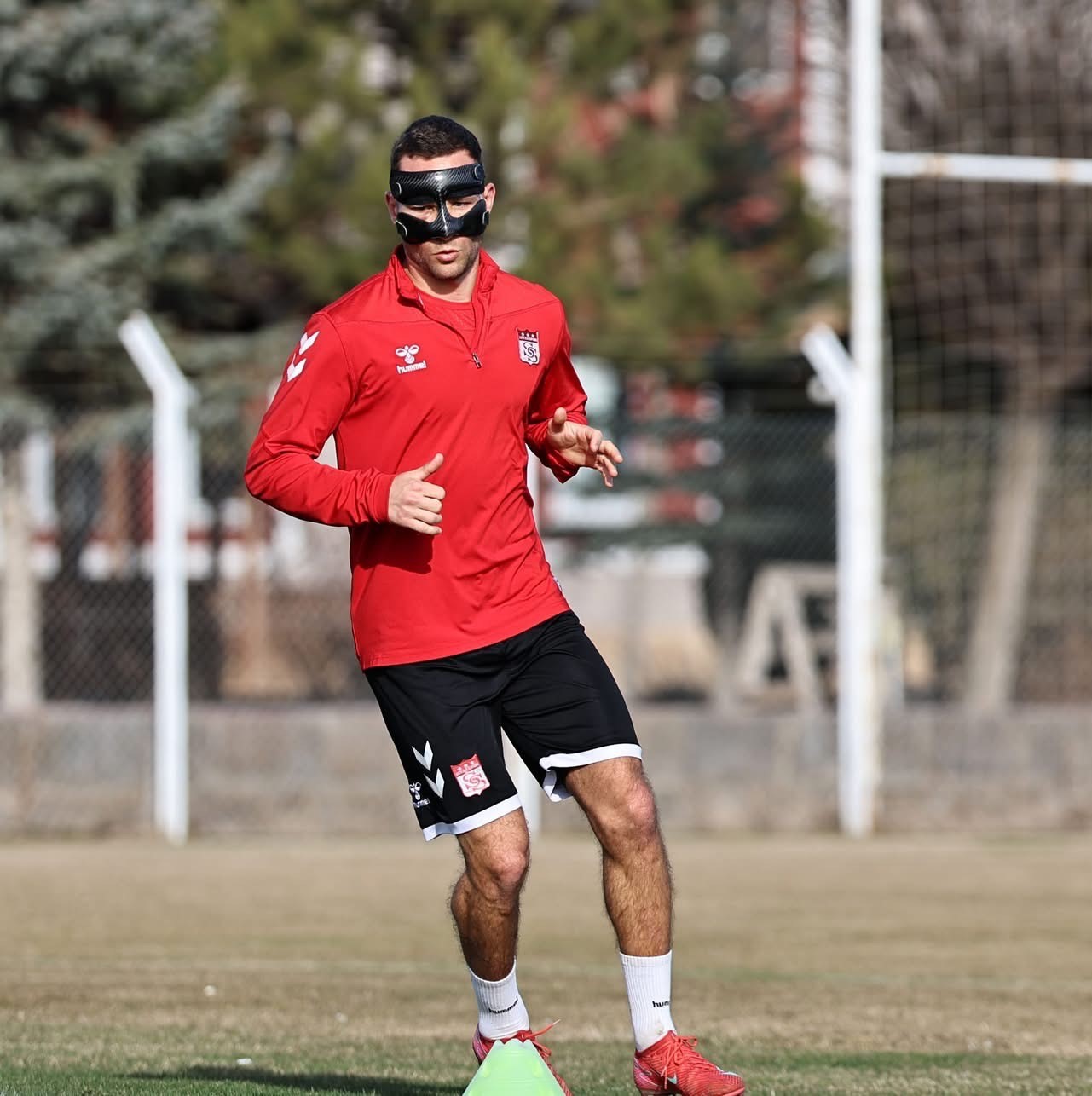Sivasspor&rsquo;da Manaj ile Simic takımla &ccedil;alışmalara başladı
