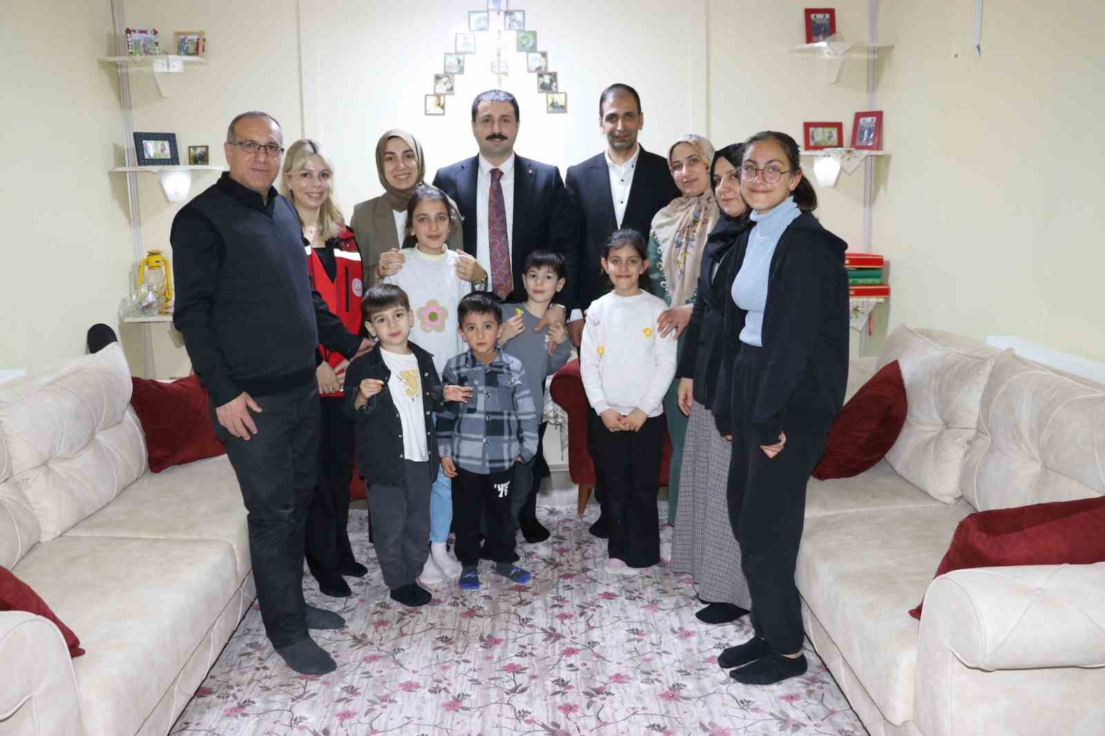 Kaymakam Karali, iftarını şehit ailesi ile birlikte açtı