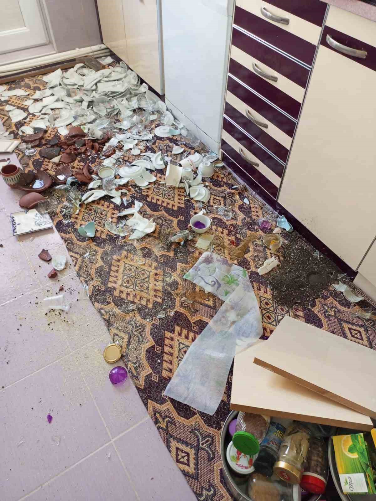 İnat uğruna tadilat yaptırılmadı... Düşen mutfak dolabı az kalsın faciaya neden oluyordu
