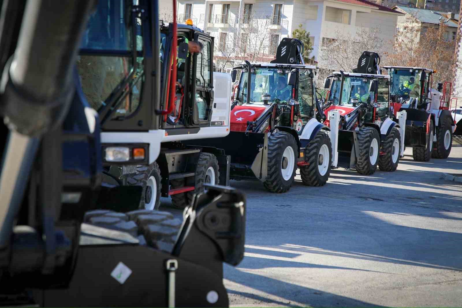 Hakkari İl &Ouml;zel İdaresi filosuna 11 yeni ara&ccedil; daha ekledi
