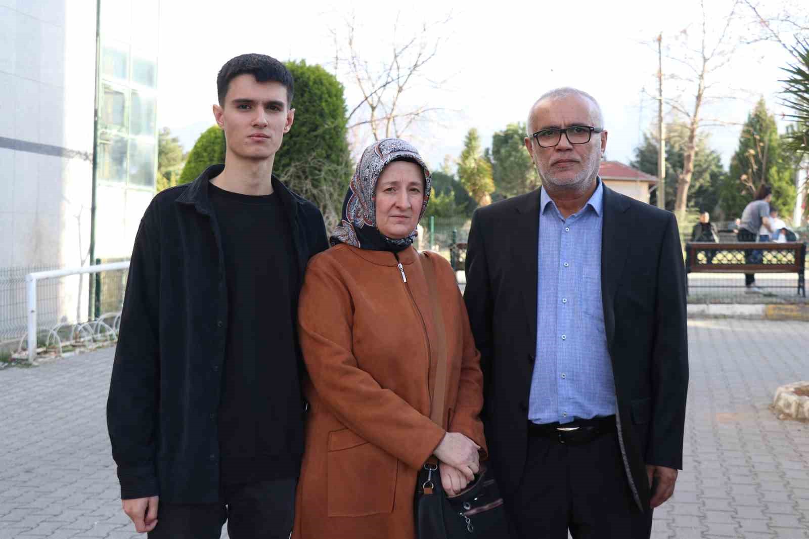 Stadyum cinayetinde şok savunma: "Benim bı&ccedil;ağımla değil, darp sonucu &ouml;ld&uuml;"
