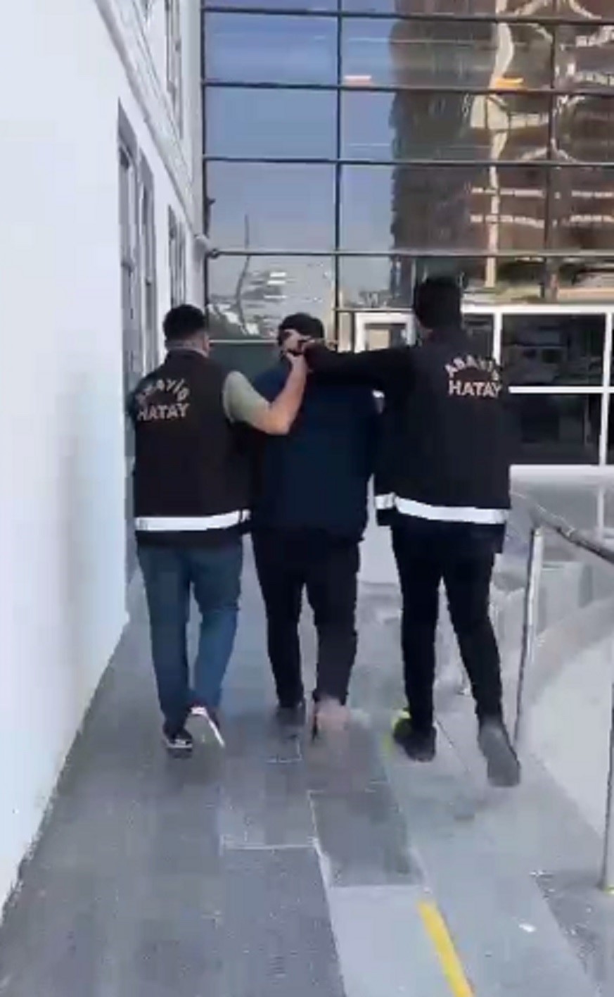 Hatay&rsquo;da hapis cezasıyla aranan 2 kişi tutuklandı
