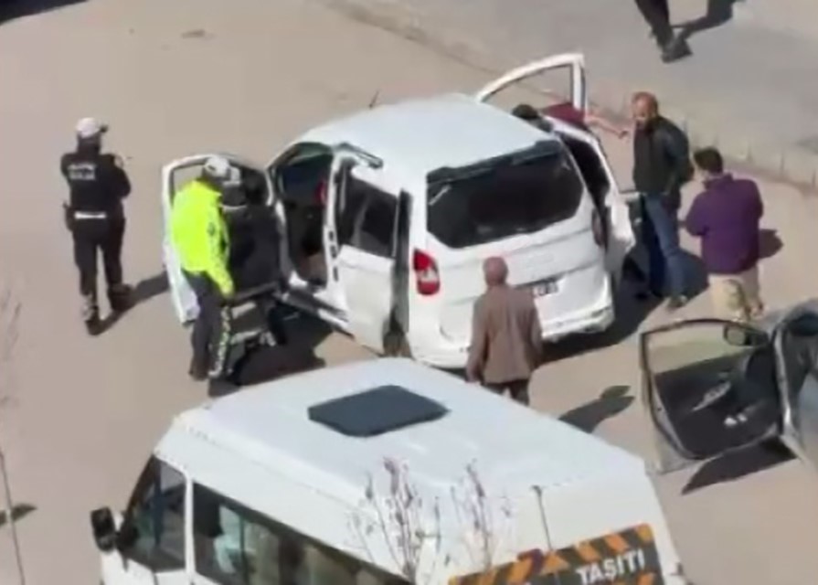 Şırnak&rsquo;ta cinayet işlemeye giden ş&uuml;pheliler ile polis arasında nefes kesen kovalamaca
