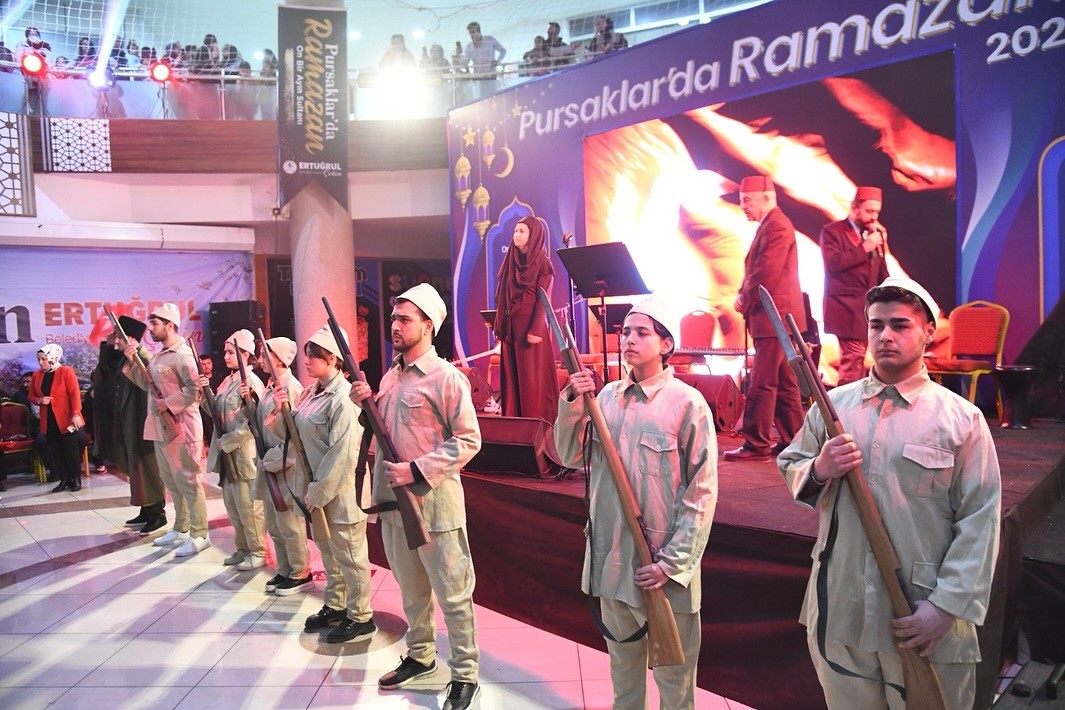 Pursaklar&rsquo;da İstiklal Marşı&rsquo;nın kabul&uuml;n&uuml;n yıl d&ouml;n&uuml;m&uuml;ne &ouml;zel &lsquo;&lsquo;İstiklal" oyunu
