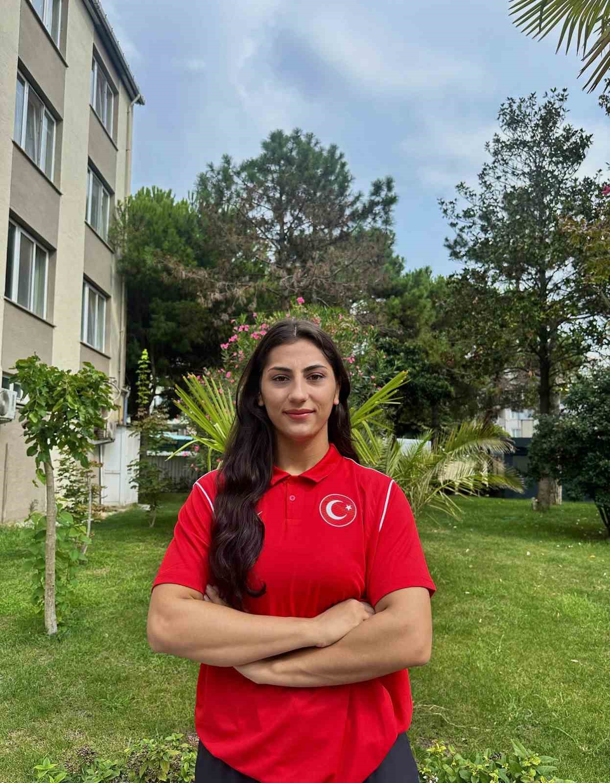 Avrupa 3.&rsquo;s&uuml; olan gen&ccedil; sporcunun hedefi d&uuml;nya şampiyonası
