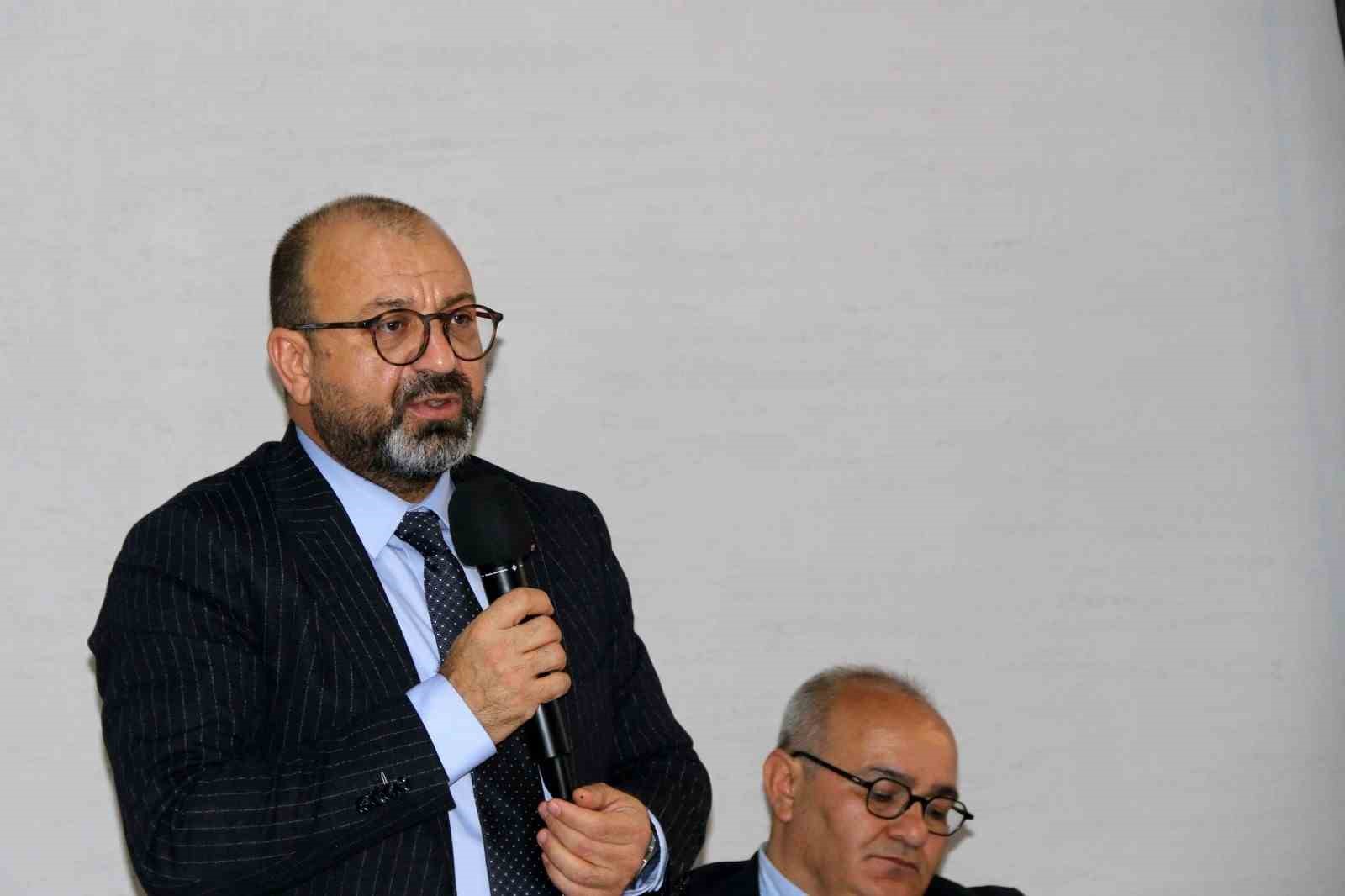 K&uuml;tahya OSB y&ouml;netimi, m&uuml;d&uuml;rl&uuml;k personelleriyle iftarda buluştu
