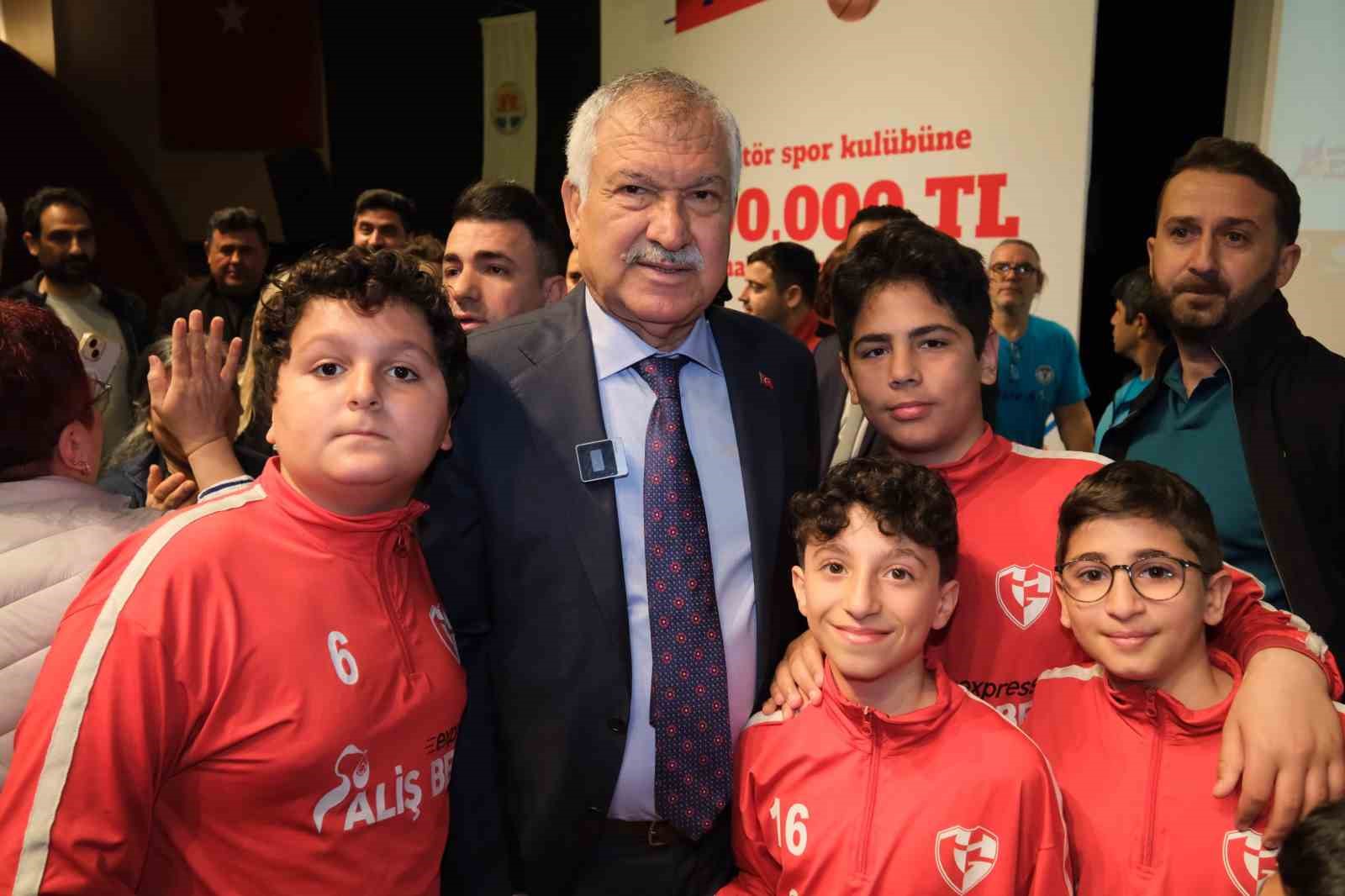 Adana&rsquo;da 432 amat&ouml;r spor kul&uuml;b&uuml;ne 14 milyon 500 bin lira destek
