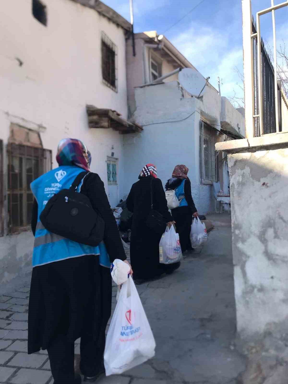 Afyonkarahisar’da ihtiyaç sahiplerine Ramazan yardımı