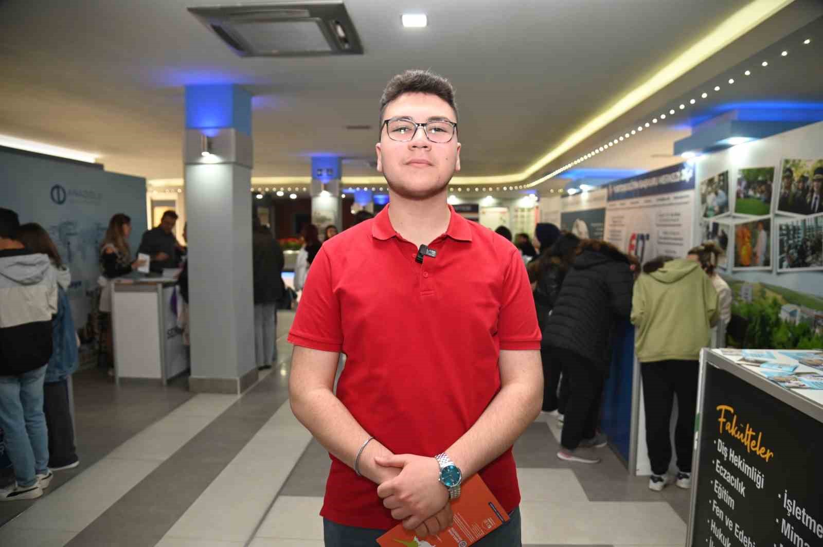 &Uuml;niversite tanıtım g&uuml;n&uuml;ne b&uuml;y&uuml;k ilgi
