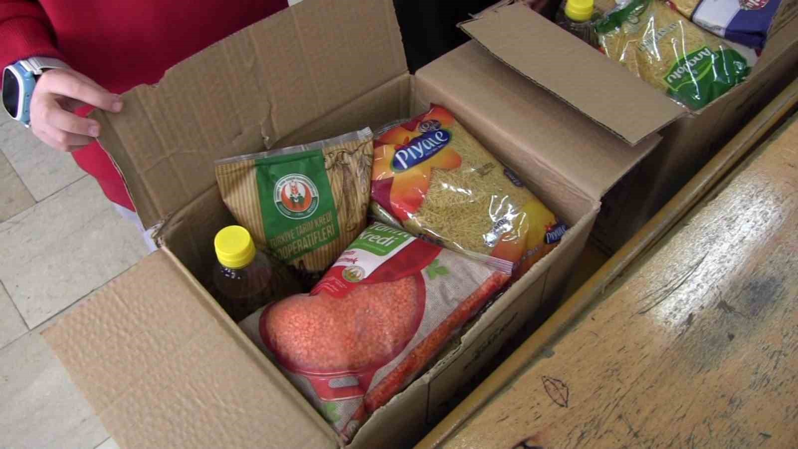 Siirt&rsquo;te ilkokul &ouml;ğrencileri har&ccedil;lıklarıyla Ramazan kolisi hazırladı
