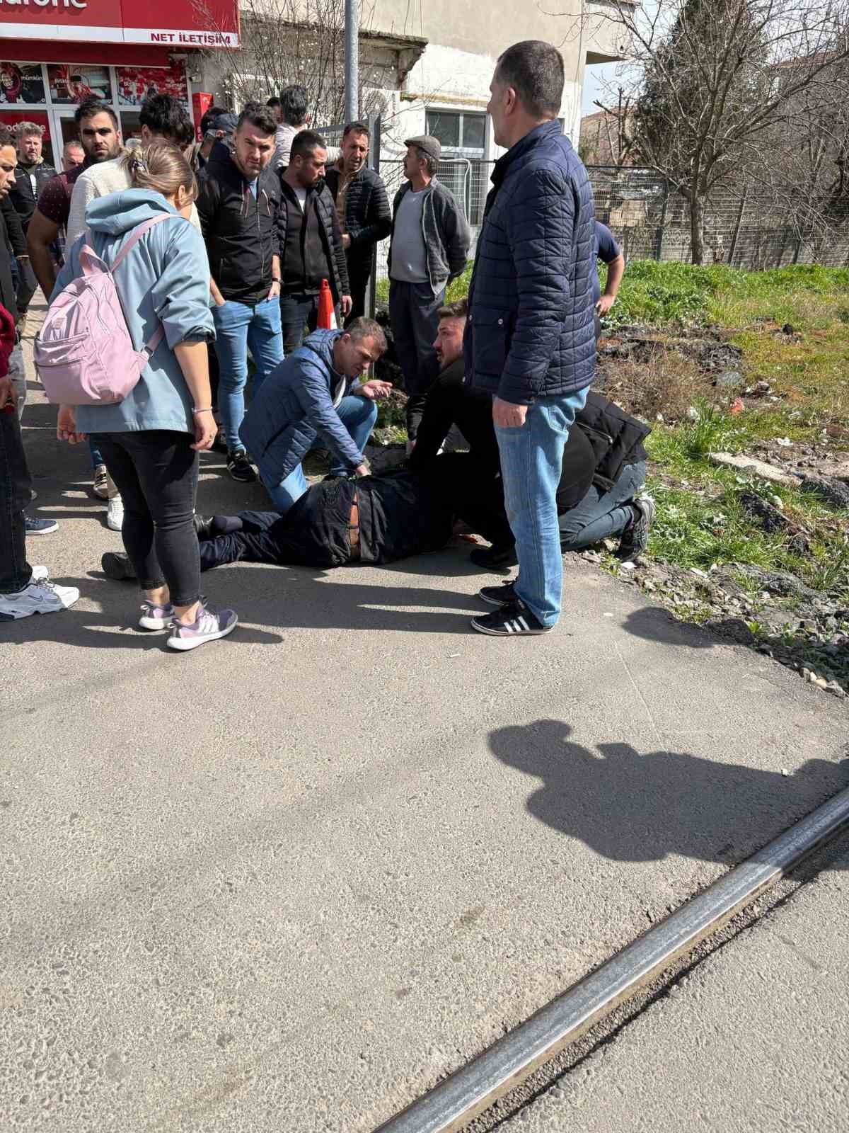 Bisikletli yaşlı adama tren &ccedil;arptı

