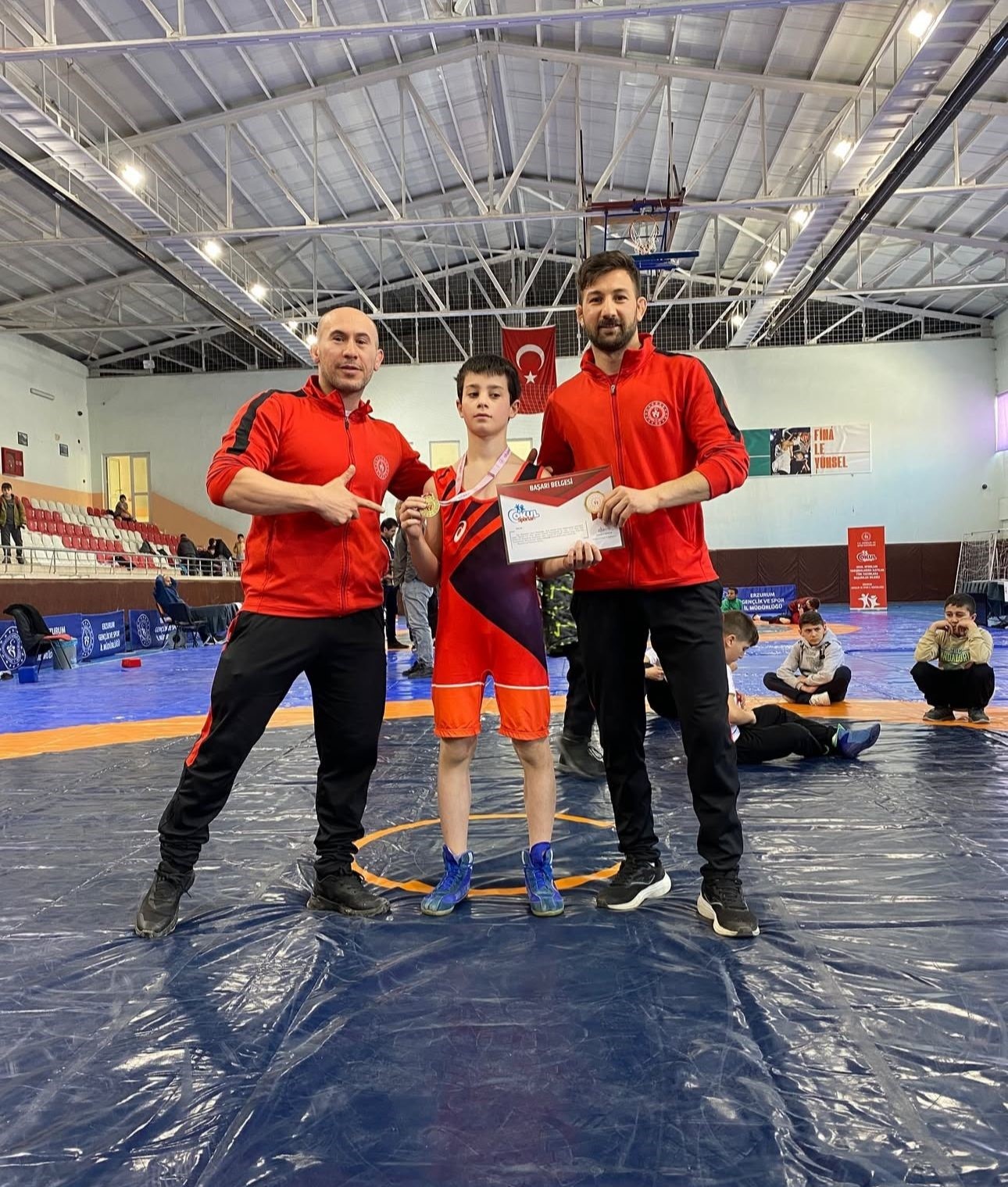 ASH spor kul&uuml;b&uuml; g&uuml;reşte alt yapıda iddialı
