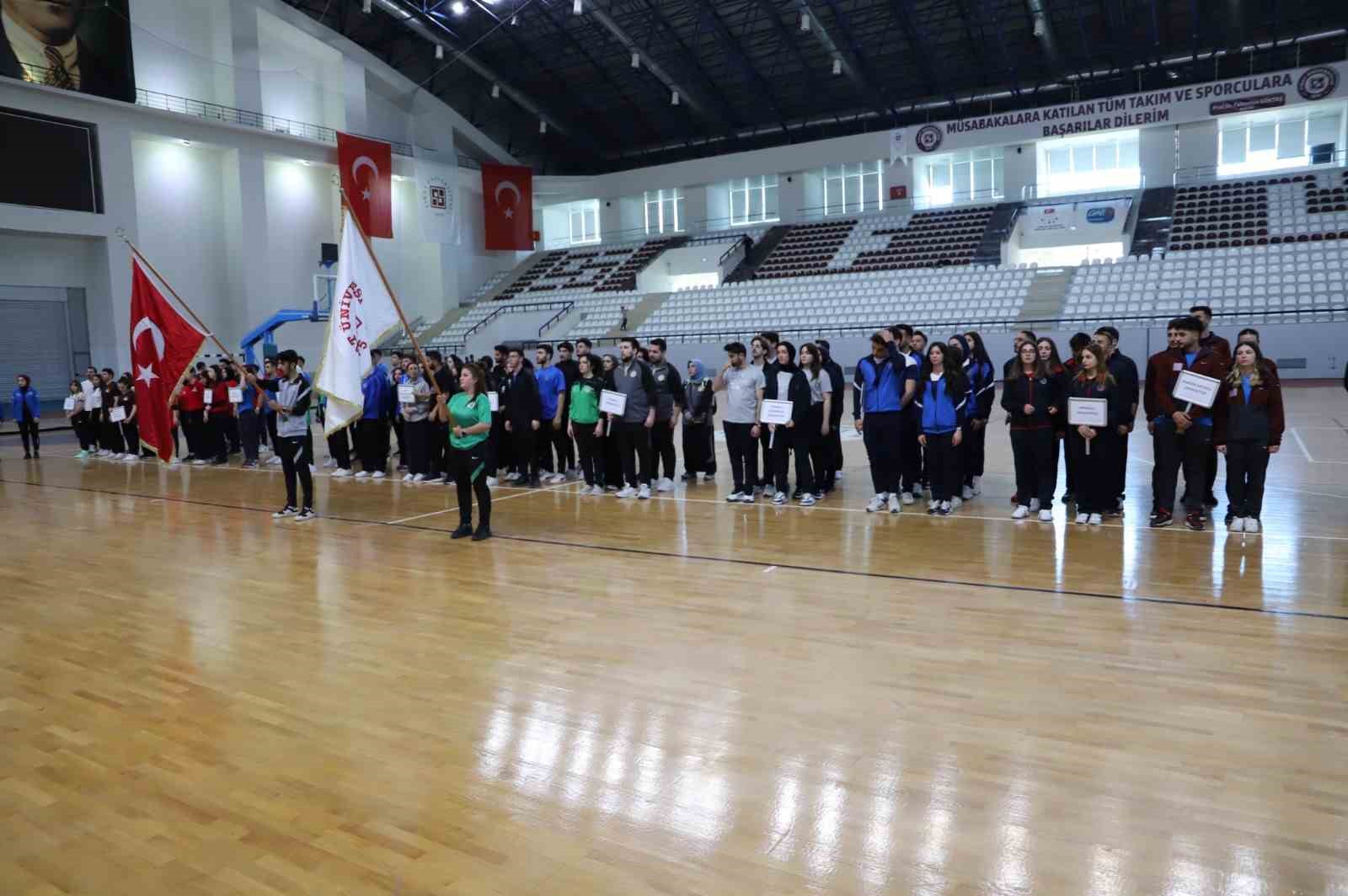FÜ’de ÜNİLİG Dart Şampiyonası başladı