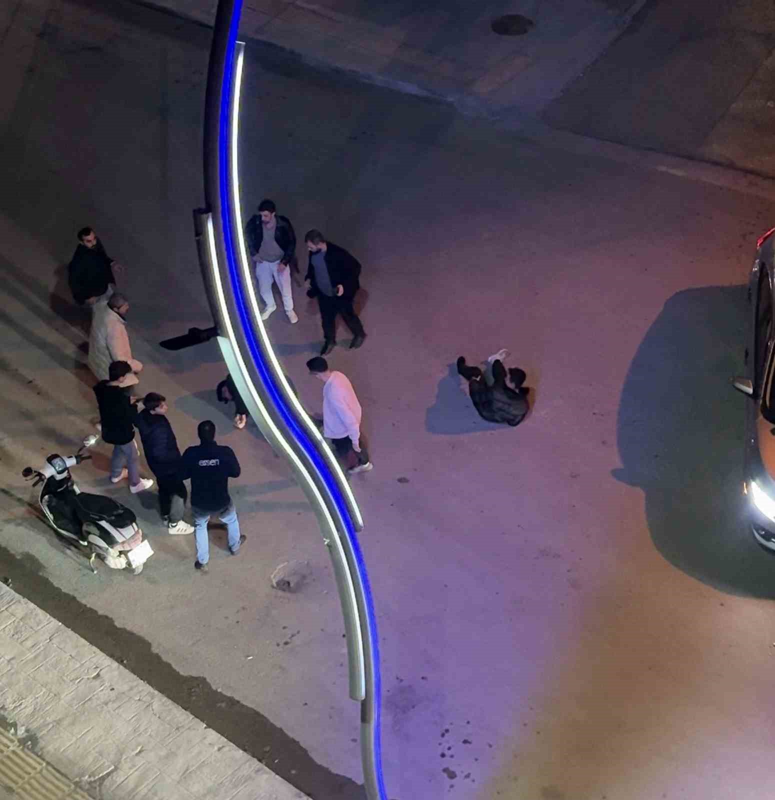 Sakarya&rsquo;da otomobile &ccedil;arpan motosikletteki 2 kişi yaralandı
