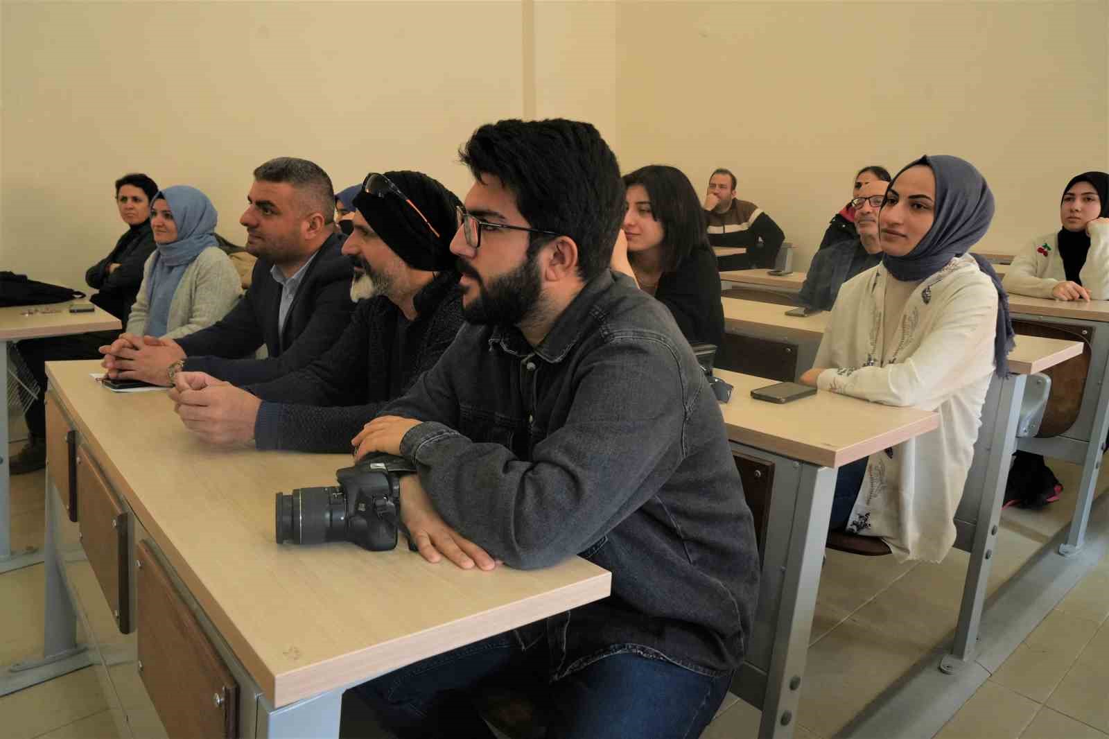 Muş’un usta fotoğrafçısı öğrencilere fotoğrafçılığı anlattı