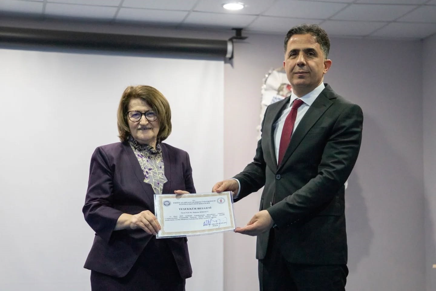 "T&uuml;rkiye Cumhuriyetinin Vatandaşlık Tasarımı Olarak İstiklal Marşı" konferansı d&uuml;zenlendi
