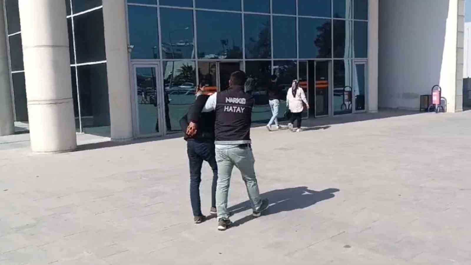 İskenderun’da uyuşturucu operasyonu; 2 gözaltı