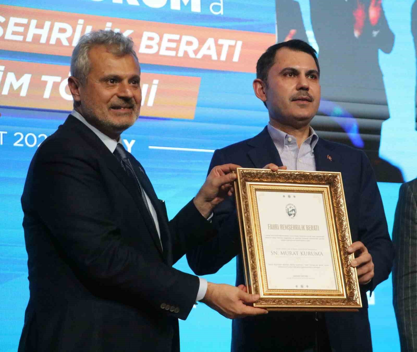 Çevre, Şehircilik ve İklim Değişikliği Bakanı Kurum’a Hatay’da hemşehrilik beratı verildi