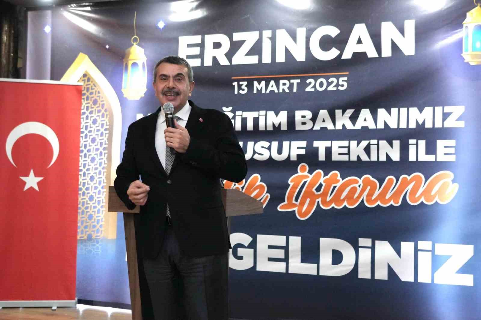 Bakan Tekin, Erzincan’da "Gençlik İftarı" programına katıldı