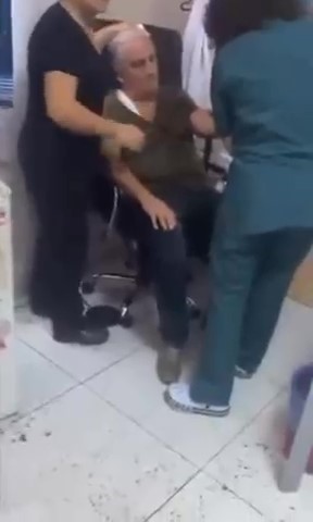 Aile hekimini &ccedil;aydanlıkla darbeden sanık tahliye edildi
