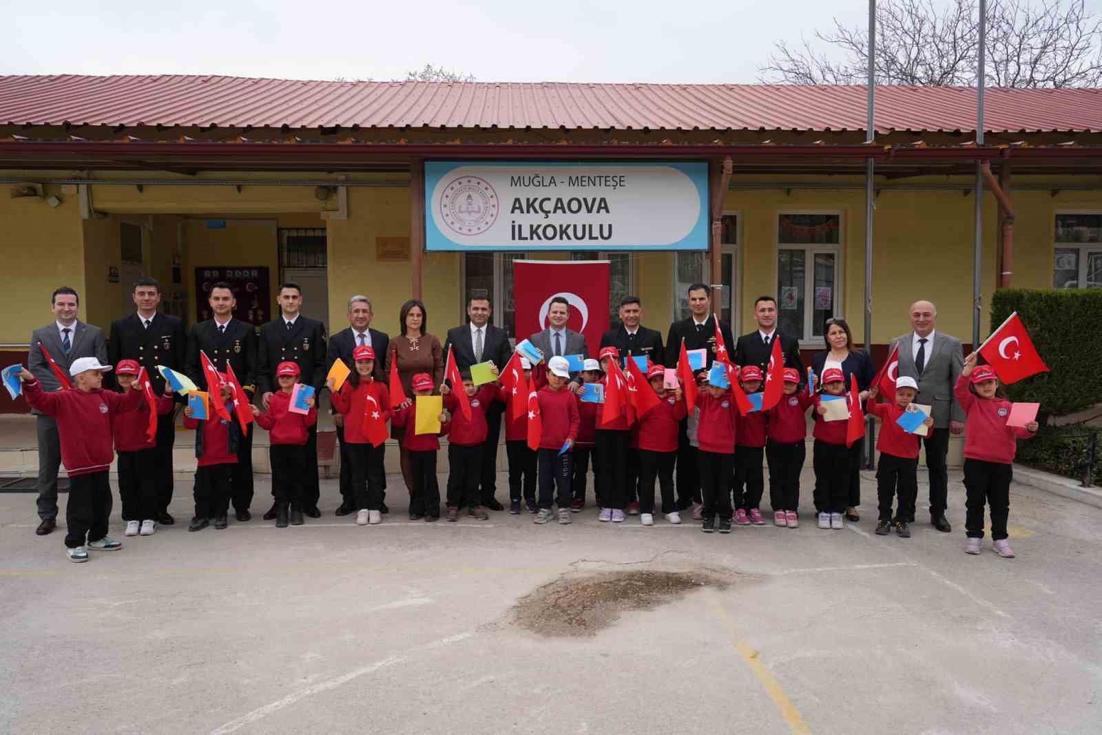 "Bir Mektup Da Sen Yaz" etkinliğiyle Mehmet&ccedil;ik ve &ouml;ğrenciler buluştu
